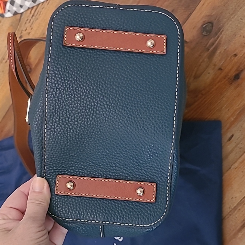 LIKE NEW DOONEY AND BOURKE BUCKET BAG AND MATCHING WALLET IN TEAL - Picture 2 of 12